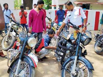 പോലീസിൻ്റെ മിന്നൽ പരിശോധന; പണികിട്ടിയത് യൂത്തന്മാർക്ക്! കോട്ടയത്ത് പിടിച്ചെടുത്തത്  191 ന്യൂജെൻ ബൈക്കുകൾ