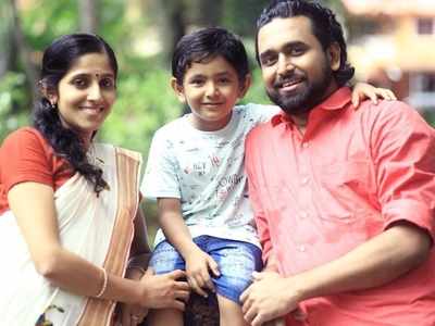 അല്‍ല്‍ഹംദുലില്ലാഹ് സംഗീത ഭംഗി ആദ്യം മനസിലേക്ക് തന്നത് വീടിന്‍റെ നാലുദിക്കിലുമുള്ള മുസ്ലിംപള്ളിയെന്ന് സുദീപ് പലനാട്