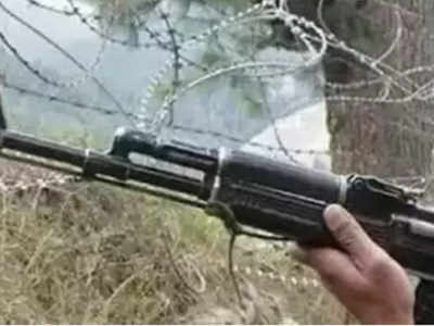 जम्मू-कश्मीर: पाकिस्तान ने LOC पर की गोलाबारी, बंकर बनाने के काम में डाला खलल