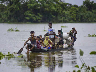 असम में बाढ़ का भयावह मंजर, सैकड़ों इंसानों और जानवरों की मौत 
