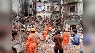 mumbai Building Collapse: फोर्ट इमारत दुर्घटना; मृतांच्या कुटुंबियांना ४ लाखांची मदत जाहीर
