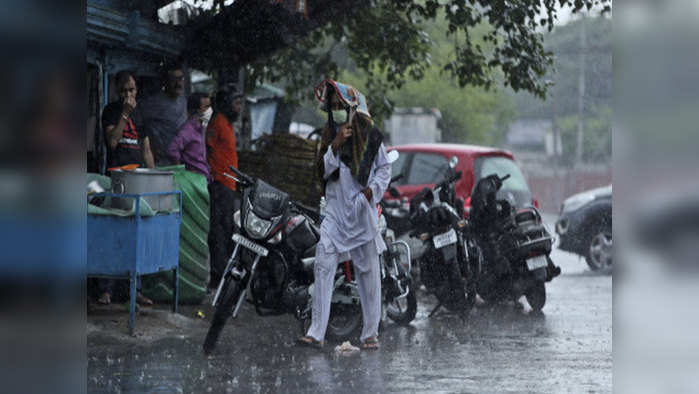 Weather Live Update: अगले कुछ घंटों में बिहार और उत्तर पूर्व के कई राज्यों में बारिश का अनुमान