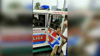 છોટાઉદેપુર: પોતાને આર્મીમેન ગણાવતા વ્યક્તિનું પોલીસ સાથે ઘર્ષણ, પોલીસ પકડીને પોલીસ સ્ટેશન લઈ ગઈ 
