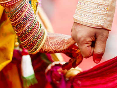 Guidelines For Weddings लग्नाला यायचंय, करोना कृपेनं आधी क्वारंटाइन व्हायचं हं!