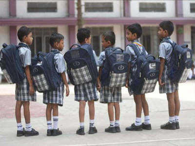 राजस्थान में फीस नहीं भरने पर बच्चों को शिक्षा से वंचित कर रहे स्कूल