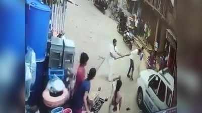 Sidhi News: 2 गुटों में लाठी-डंडे से जबरदस्त मारपीट, CCTV वीडियो आया सामने