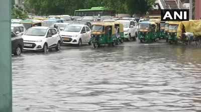 Delhi Rain: ભારે વરસાદના કારણે શહેરમાં આવી આફત, ઠેર-ઠેર પાણી ભરાયા
