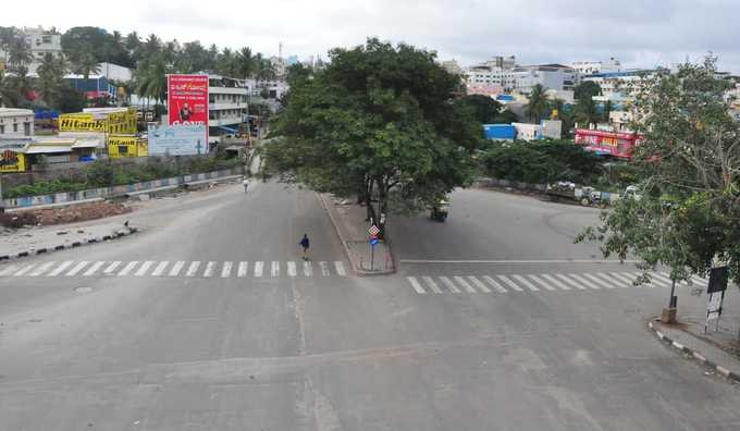 ಬನಶಂಕರಿಯಲ್ಲಿ ರಸ್ತೆಗಳು ಖಾಲಿ.. ಖಾಲಿ..