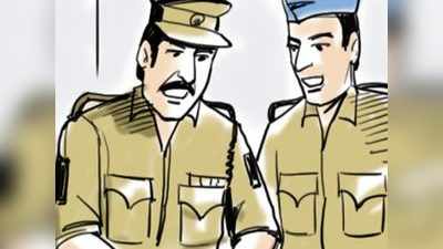 रात में सड़क पर भटक रहे 81 साल के बुजुर्ग को पुलिस ने घर पहुंचाया