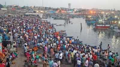 காசிமேடு மார்கெட் அதிகாலை 3 மணி, யார் வரலாம் என்றும் கட்டுப்பாடு!