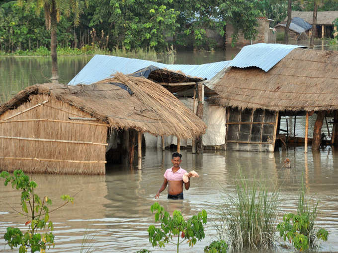 लगातार बारिश से आफत