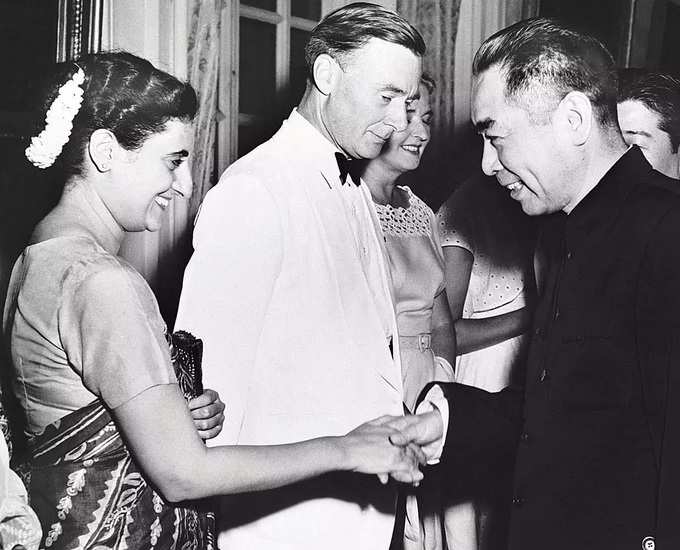 Zhou Enlai Indira Gandhi 01