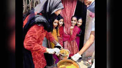लॉकडाउन में माफ की बच्चों की 3 महीने की फीस, 4 लाख रुपये की सेविंग्स से 1500 को खाना भी खिलाया