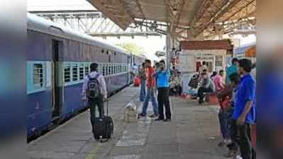 Railways QR code enabled contactless ticketing: रेलवे का नया टिकट सिस्टम, जानें 10 बातें