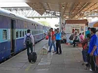 Railways QR code enabled contactless ticketing: रेलवे का नया टिकट सिस्टम, जानें 10 बातें