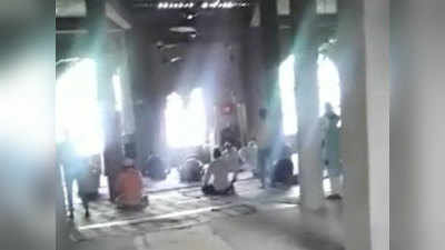अलीगढ़: रोक के बावजूद मस्जिद में नमाज, मौलवी समेत 21 के खिलाफ केस