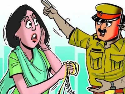 मैं पुलीस हूँ म्हणाला, महिलेचे दागिने घेऊन पळाला!