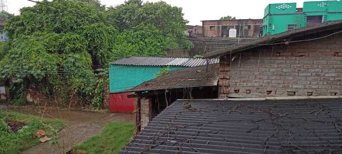 राजधानी पटना के ग्रामीण इलाकों बिक्रम, नौबतपुर मेंं शुरू हुई बारिश