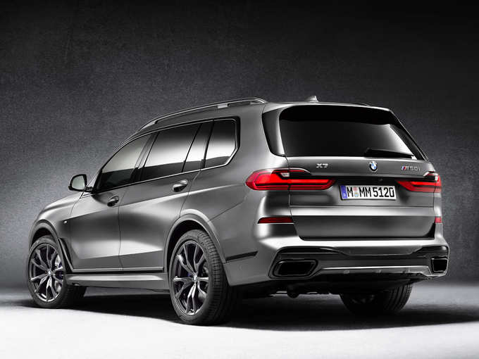 BMW X7 Dark Shadow edition