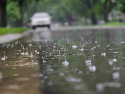 Uttar Pradesh Rain: उत्तर प्रदेश में कहीं-कहीं बरसा पानी, पूर्वांचल में अगले 24 घंटों में बारिश