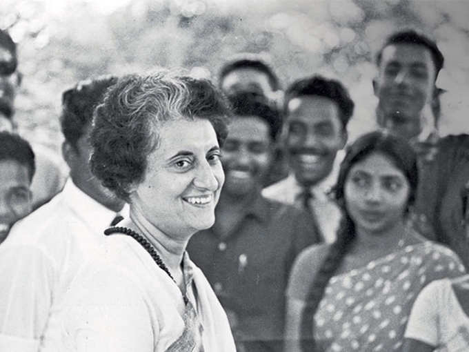 तब सफलता के शिखर पर थीं इंदिरा गांधी