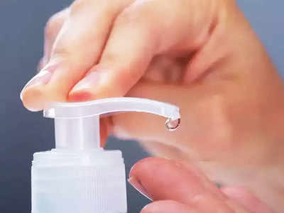 Over Use Of Hand Sanitizer: सेहत को इन 6 तरीकों से नुकसान पहुंचाता है हैंडसैनिटाइजर का अधिक उपयोग
