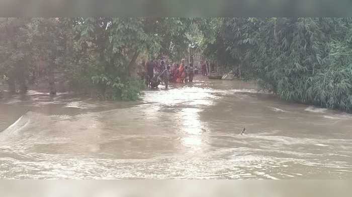 Bihar Flood Updates: बिहार में बाढ़ से त्राहिमाम, अबतक 21 लोगों की मौत, आज भी भारी बारिश का पूर्वानुमान