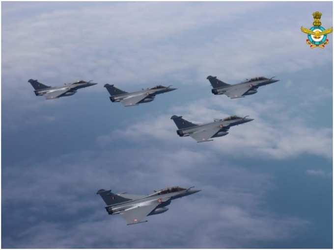 भारतीय वायुसेना के गोल्डन एरोज में शामिल होगा राफेल
