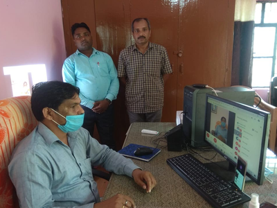Mirzapur news: गुरुजी सीख रहे हैं पढ़ाने के नए तरीके, शिक्षा का स्तर सुधारने के लिए शिक्षकों को दी जा रही ट्रेनिंग