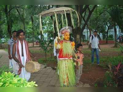 ಮಾರಿ ತಡೆವ ಬೇಲಿ: ಮನೆಮನೆಯ ಮಾರಿ ಕಳೆವ ಆಟಿ ತಿಂಗಳ ಆಟಿ ಕಳಂಜ