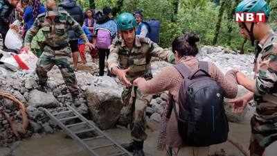 देखें, बाढ़ में फंसे लोगों को कैसे बचा रही इंडियन आर्मी
