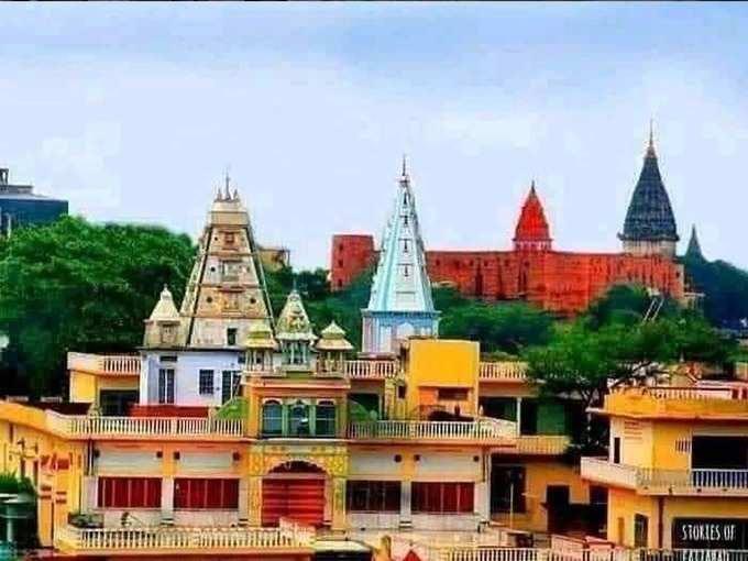 मंदिरों में लाइटिंग, दीवारों पर पेंटिंग