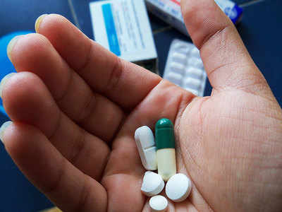 Vitamins Ki Overdose: इम्युनिटी बढ़ाने के नाम पर विटमिन्स की ओवरडोज ले रहे हैं लोग, हो सकती हैं घातक बीमारियां