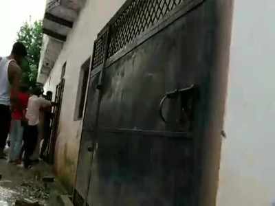 Bhind: तेज रफ्तार कार ने 3 को रौंदा, गुस्साई भीड़ ने कार चालक के घर पर बोला हमला