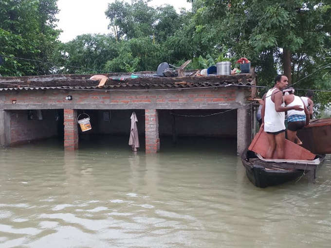 दीपक के गांव में बाढ़ से हालात बेहद खराब