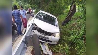 നിയന്ത്രണം വിട്ട കാർ ക്രാഷ് ബാരിയറിൽ ഇടിച്ചു തകർന്നു; ദുരന്തം ഒഴിവായത് തലനാരിഴയ്ക്ക്