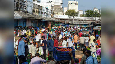 अवैध बाजार, लोगों की भरमार, कैसे होगी कोरोना की हार?