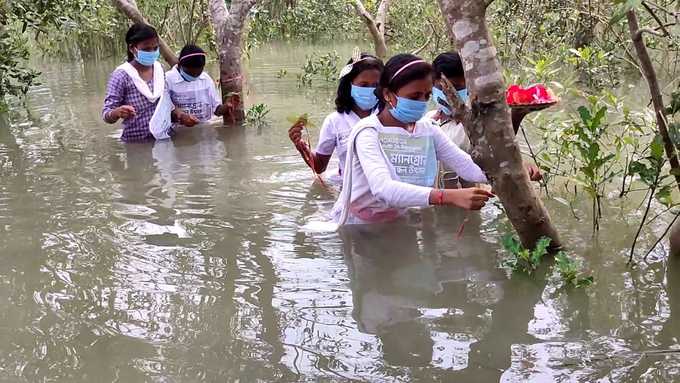 করোনার কালবেলায় ফিকে রাখি উত্‍সব