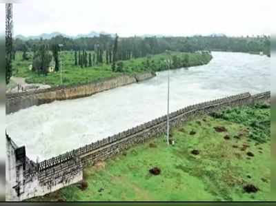 ಹೇಮಾವತಿ ನೀರು ಹರಿಸುವಂತೆ ಒತ್ತಾಯಿಸಿ ಕುಣಿಗಲ್‌ನಲ್ಲಿ ಬಿಂದಿಗೆ ಹಿಡಿದು ಪ್ರತಿಭಟನೆ