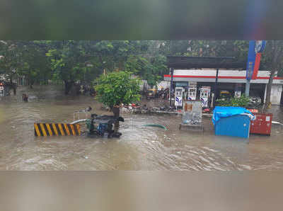 heavy rain in mumbai : मुंबईकरांनो घरातच राहा; कार्यालयेही बंद ठेवा; मुंबई पालिकेचं आवाहन