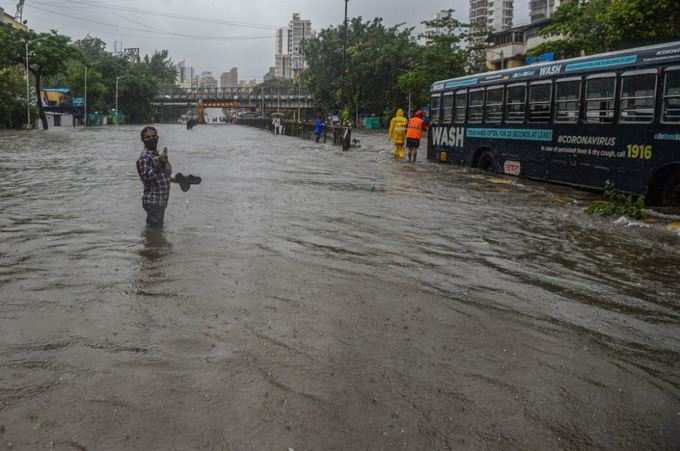 લોકોને ઘરની બહાર ના નીકળવા અપીલ કરાઈ