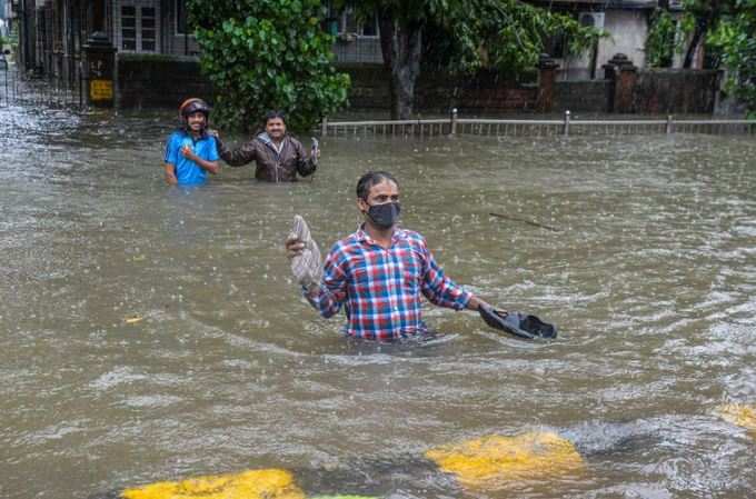 ત્રણ કલાકમાં જ દસ ઈંચ જેટલો વરસાદ