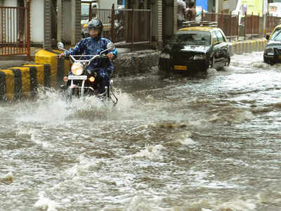 मुंबई तर-बतर, सीजन की 81% बारिश पूरी