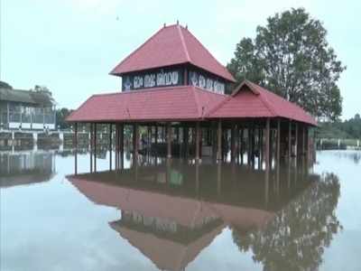 മഴ കനക്കും മുമ്പേ ആലുവ മണപ്പുറം വെള്ളത്തിനടിയിൽ; ഭീതിയിൽ തീരദേശവാസികൾ