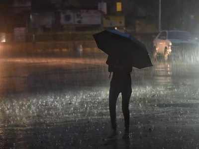 ഇന്ന് 6 ജില്ലകളിൽ ഓറഞ്ച് അലേർട്ട്; കാറ്റിലും മഴയിലും വീടിനു മുകളിൽ മരം വീണ് ആറുവയസുകാരി മരിച്ചു