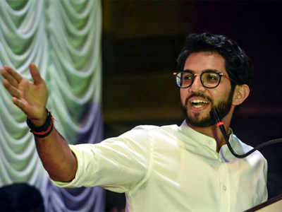 Aaditya Thackeray: पावसात बाहेर पडण्यासारखी मुंबई ठेवलीय का?