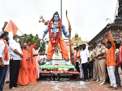 ಕಲಬುರಗಿ: ಶ್ರೀರಾಮ ಸೇನೆಯಿಂದ 14 ಅಡಿ ಎತ್ತರದ ರಾಮನ ಬೃಹತ್ ಮೂರ್ತಿಗೆ ಕ್ಷೀರಾಭಿಷೇಕ