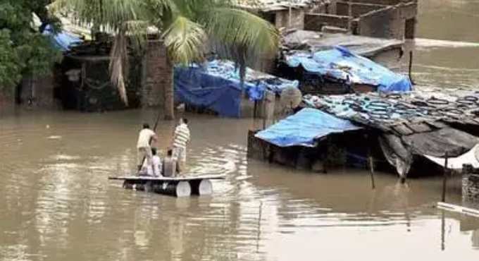 बाढ़ प्रभावित इलाकों का हवाई सर्वेक्षण न करने पर विपक्ष ने की थी सीएम की आलोचना