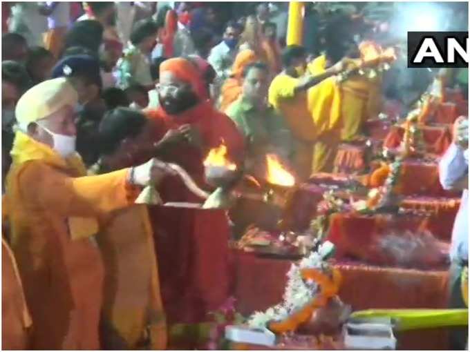 सरयू के तट पर RSS प्रमुख मोहन भागवत ने की पूजा-अर्चना
