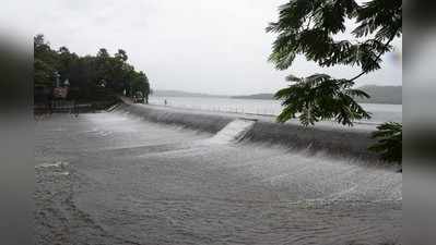 गुड न्यूज; मुंबईला पाणी पुरवठा करणारा विहार तलाव भरुन वाहू लागला